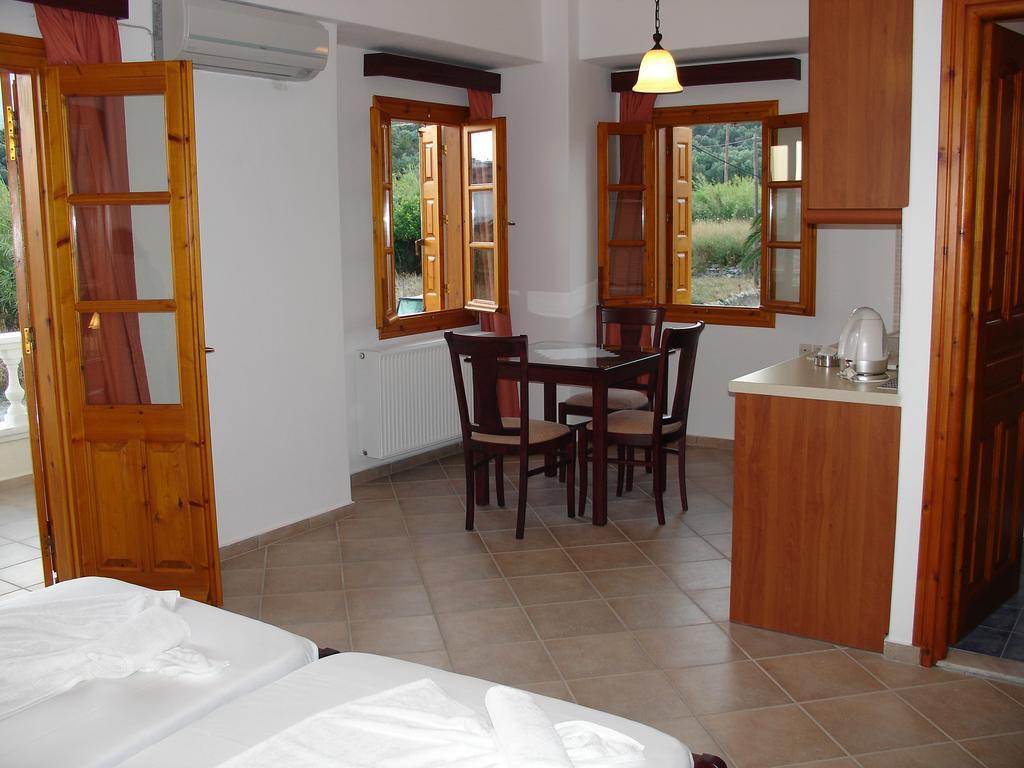 Anemos Apartments Marathokampos Exterior photo